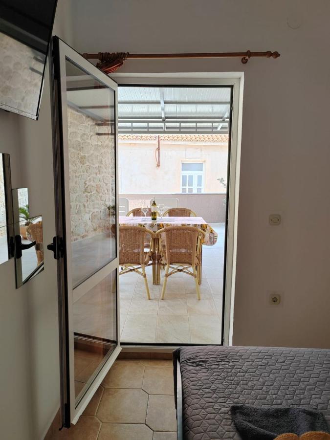 Apartments Turan Centrally Located With Free Parking إيغراني المظهر الخارجي الصورة